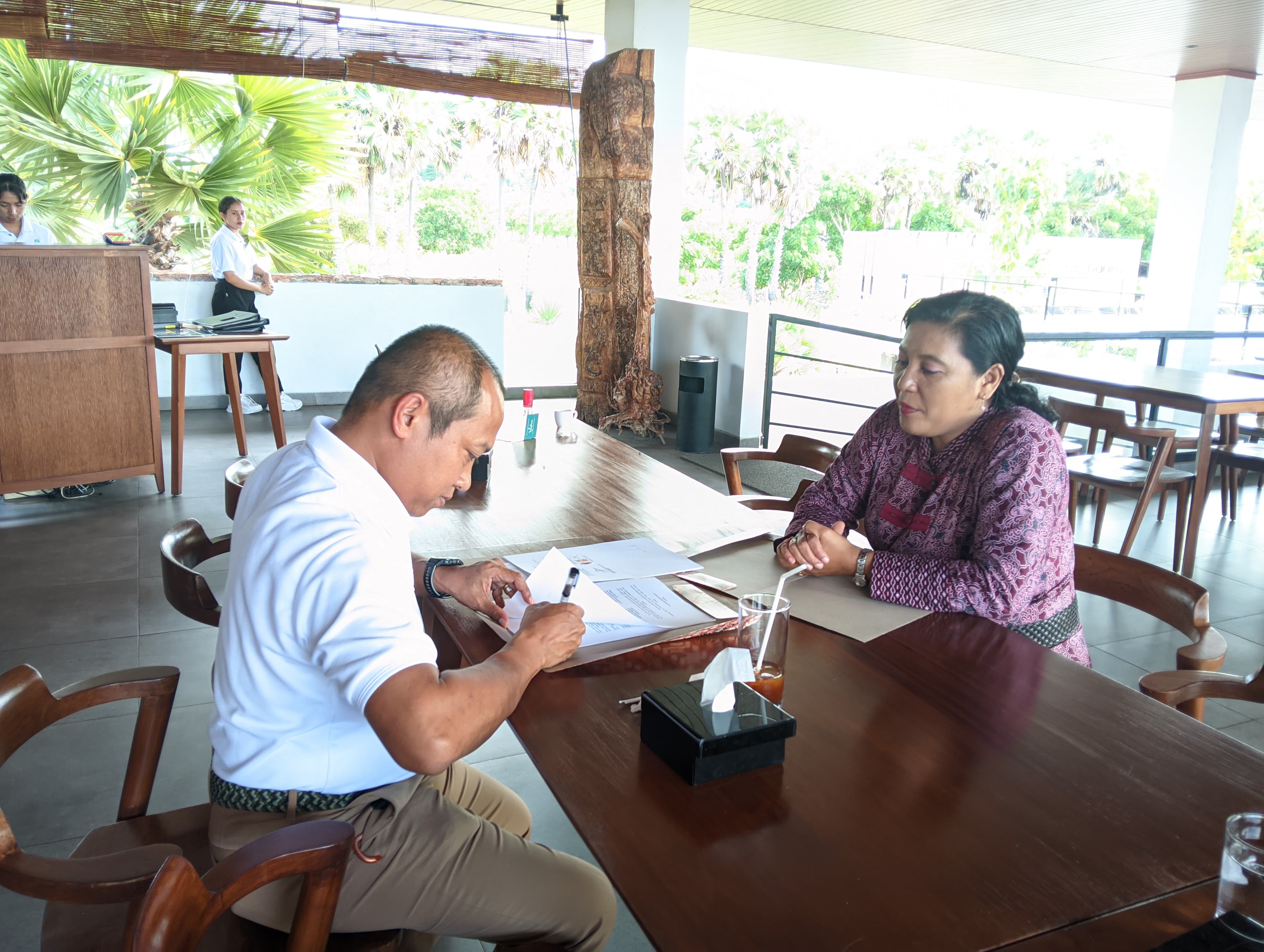 UNMARIS dan Kambaniru Hotel and Resort Teken MoU, Buka Peluang Rekrutmen Lulusan Teknik Informatika dan Pelatihan K3